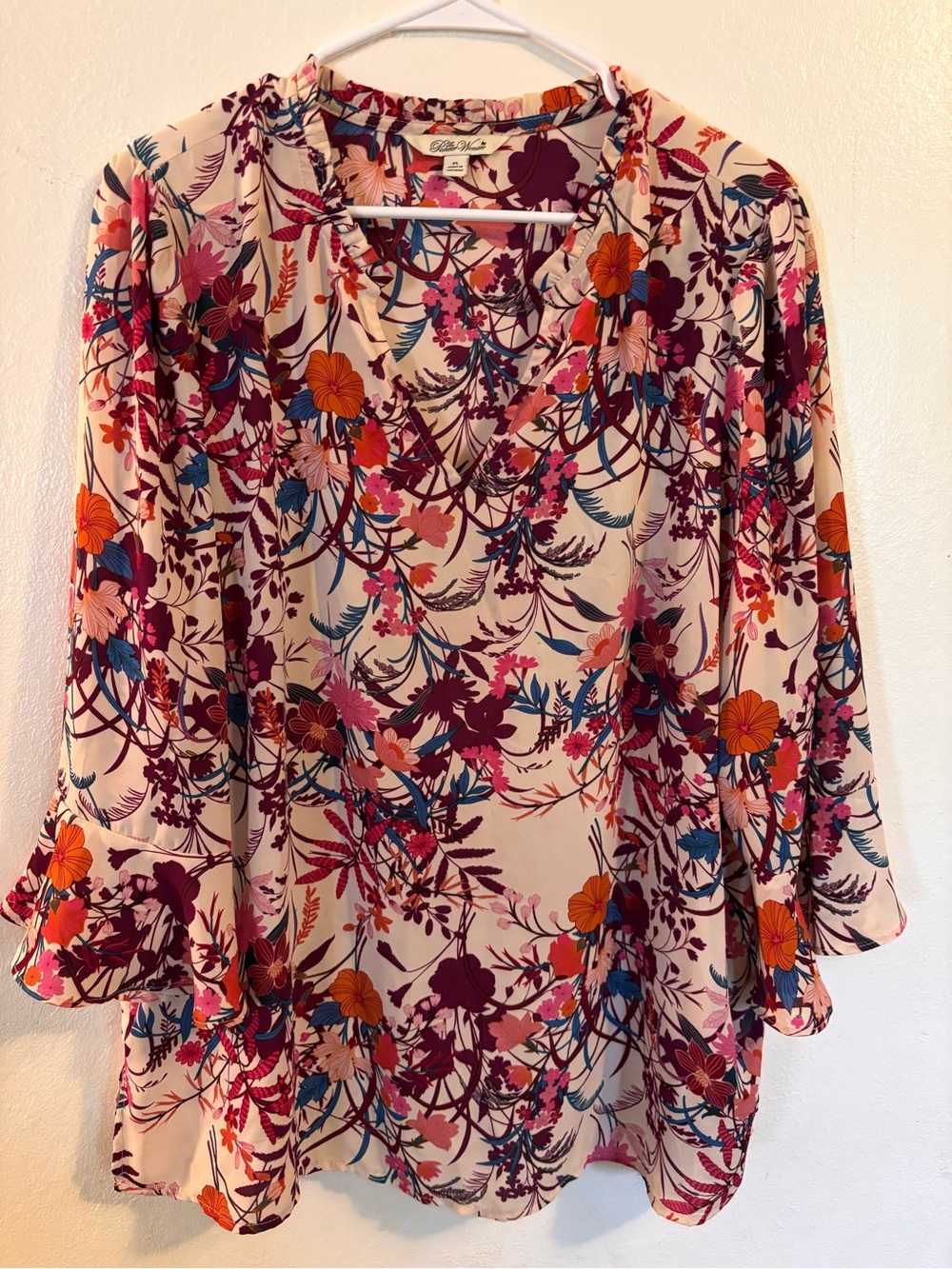 Pioneer Woman Cream Floral V-Neck Women's Blouse